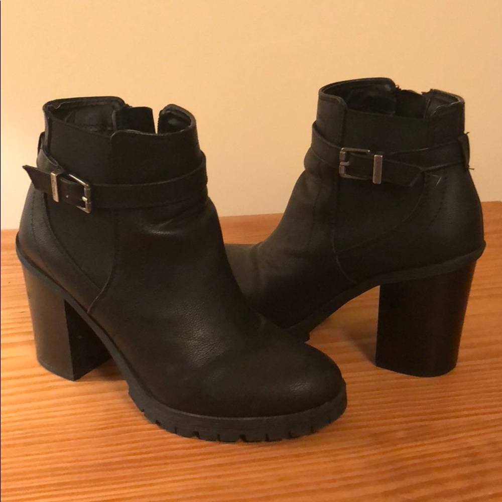Durable heeled booties (beauties)